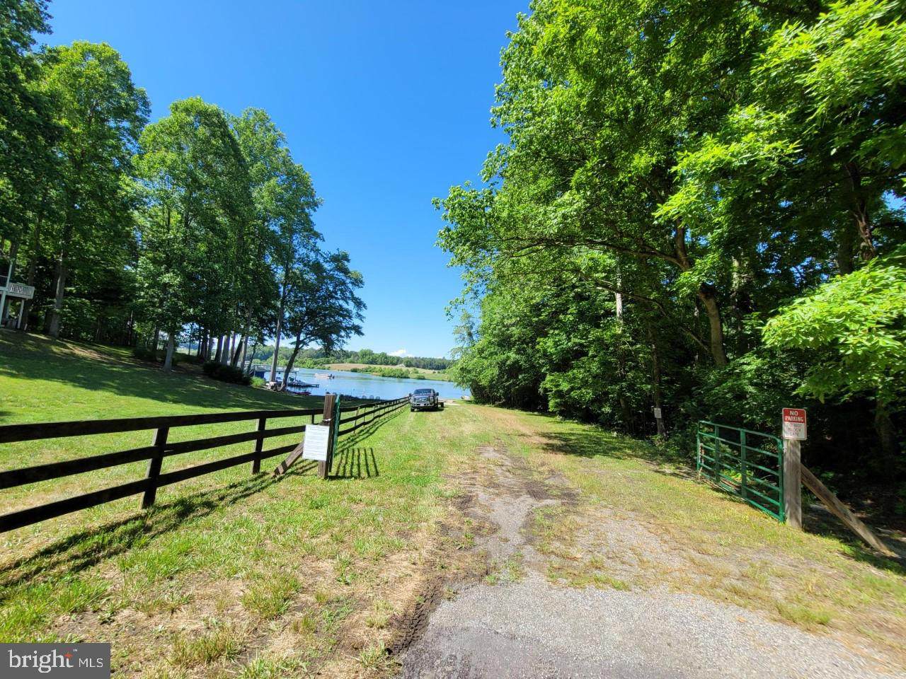 105 Windway Drive - Photo 1