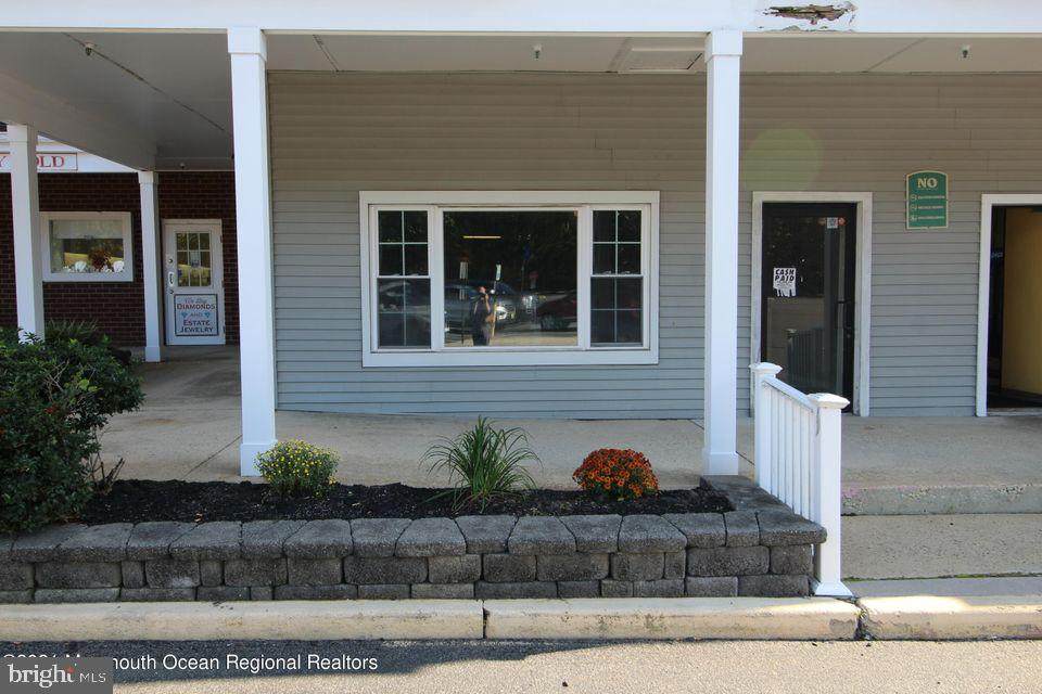 108 Lacey Road - Photo 1