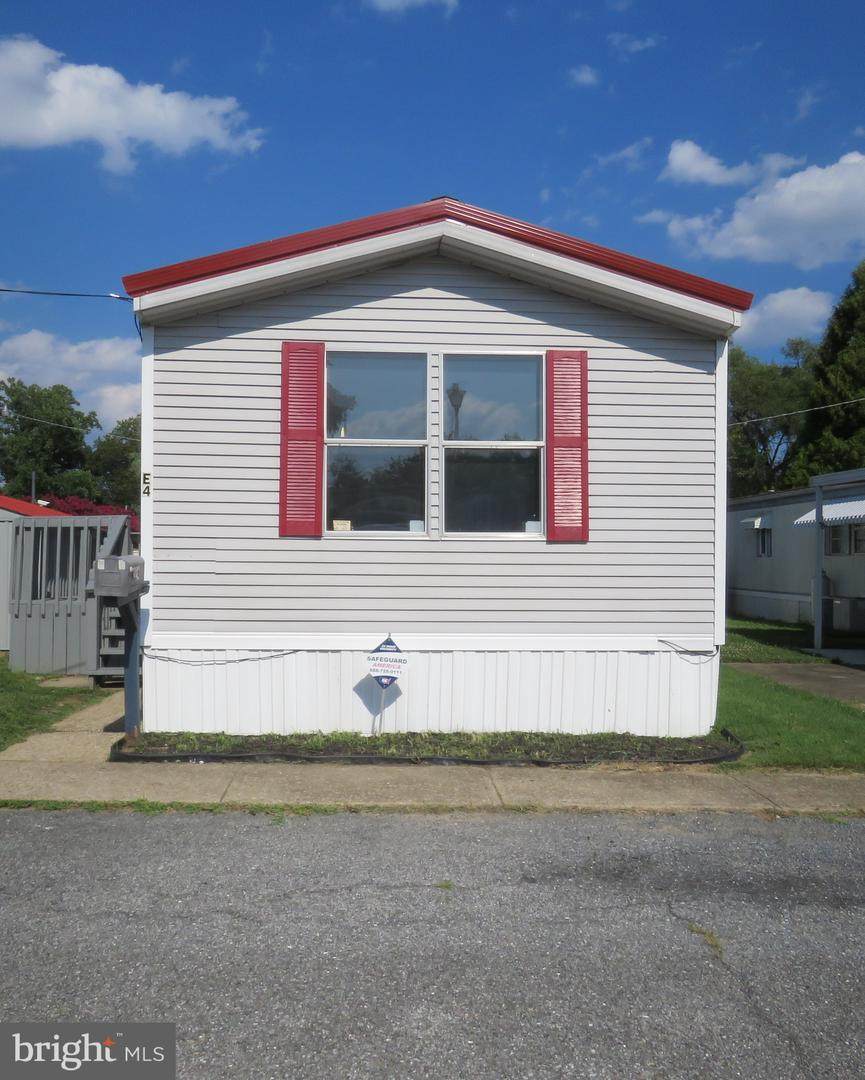 151 Roosevelt Avenue - Photo 1