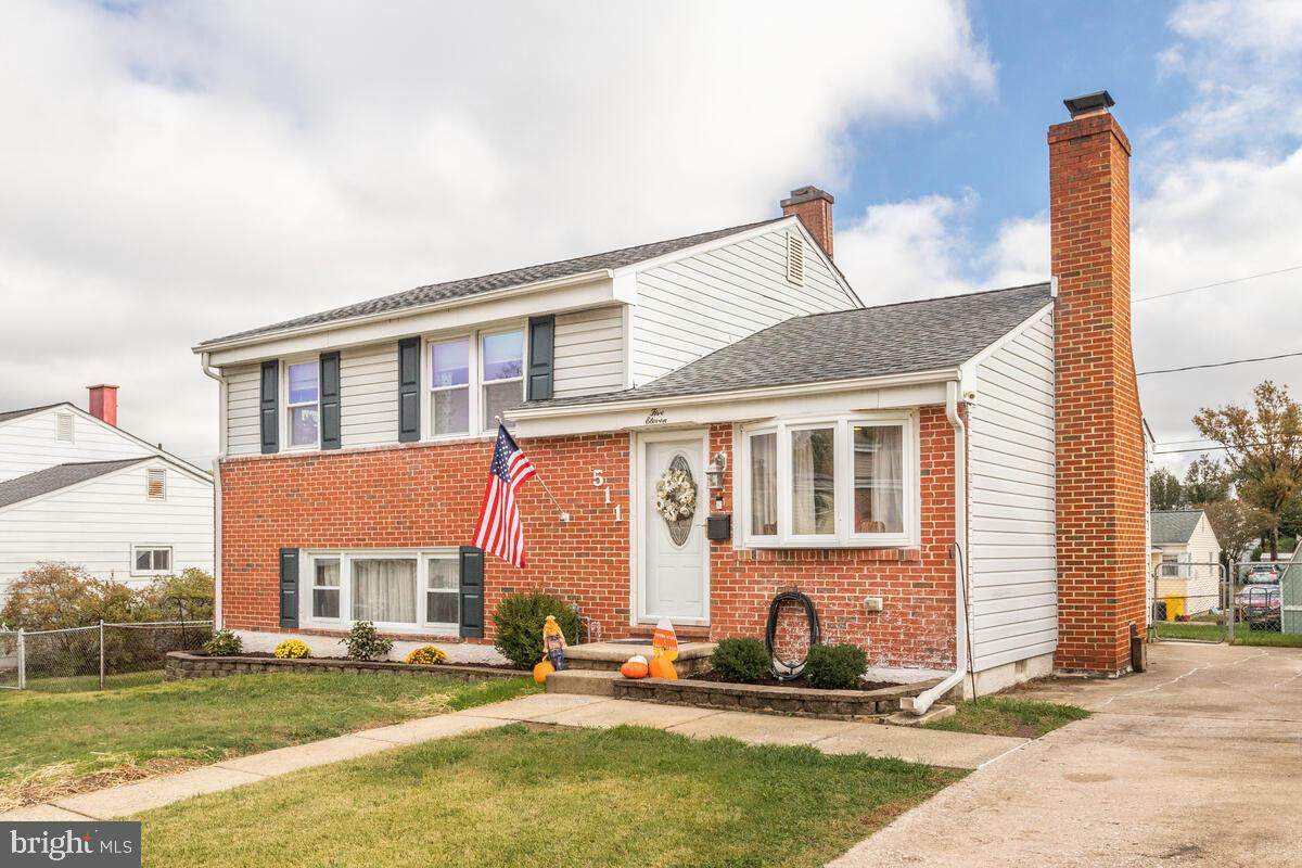 511 Cheddington Road - Photo 1