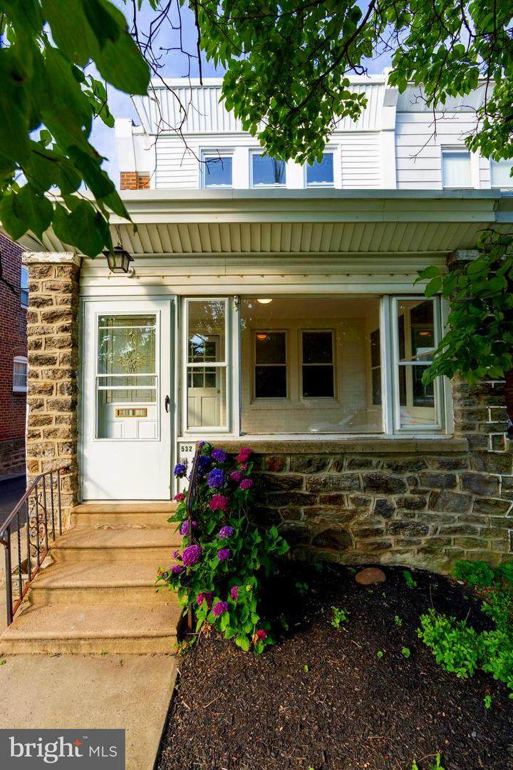 532 Tyson Avenue - Photo 1