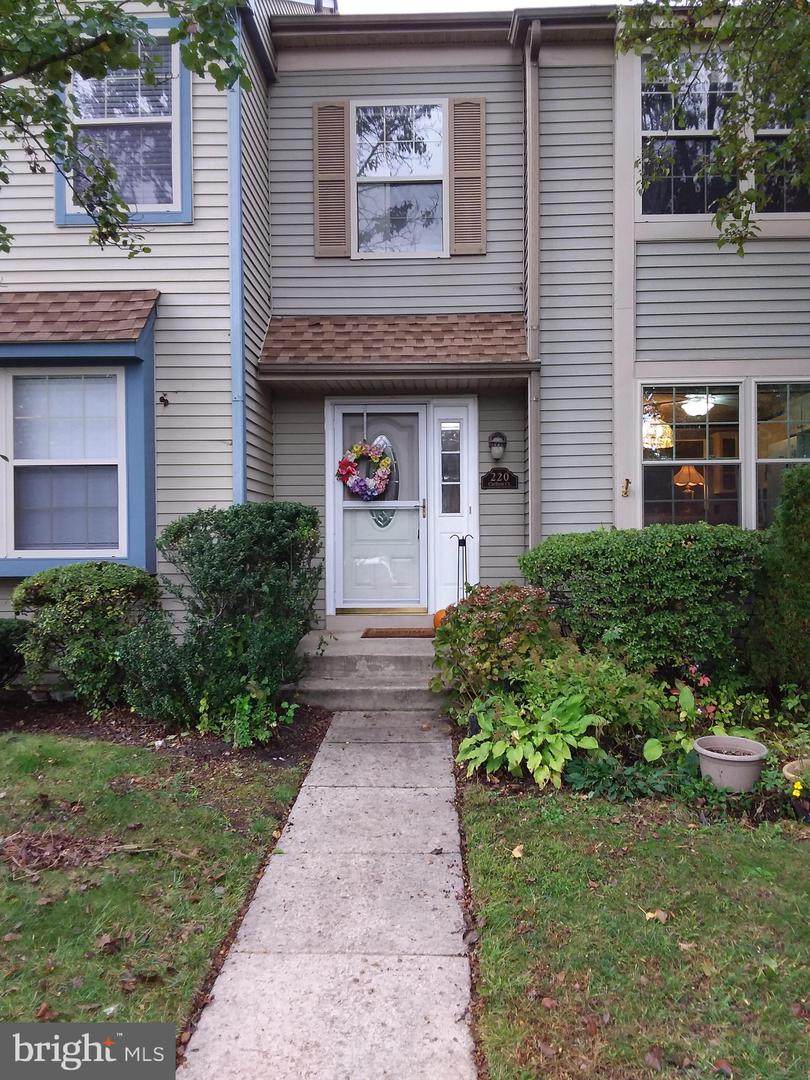 220 Carlton Court - Photo 1