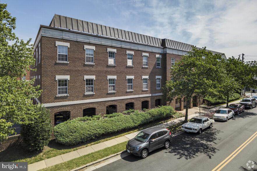301 Fairfax Street - Photo 1