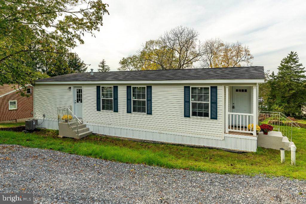 23 Roseland Avenue - Photo 1
