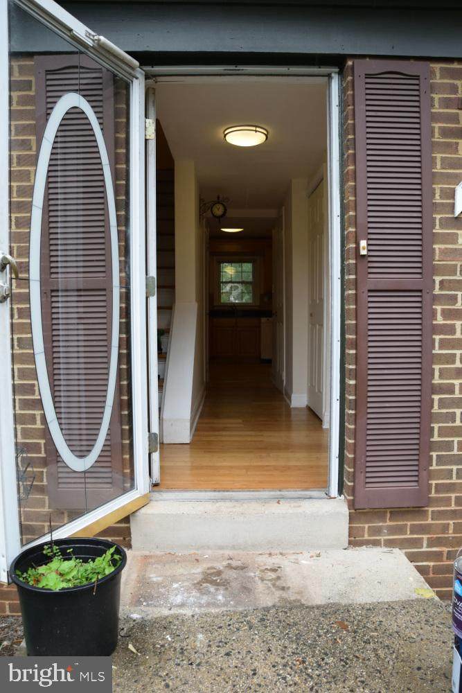 1019 Salisbury Court - Photo 1