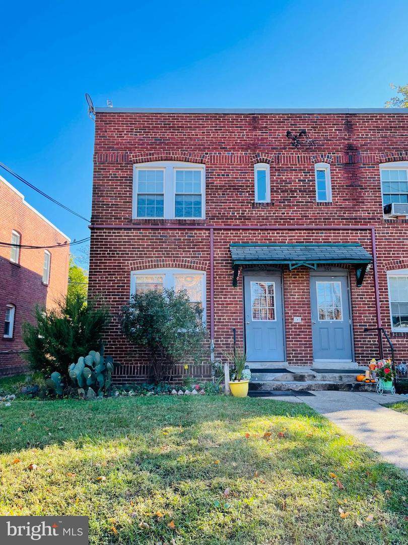 503 45TH Street - Photo 1