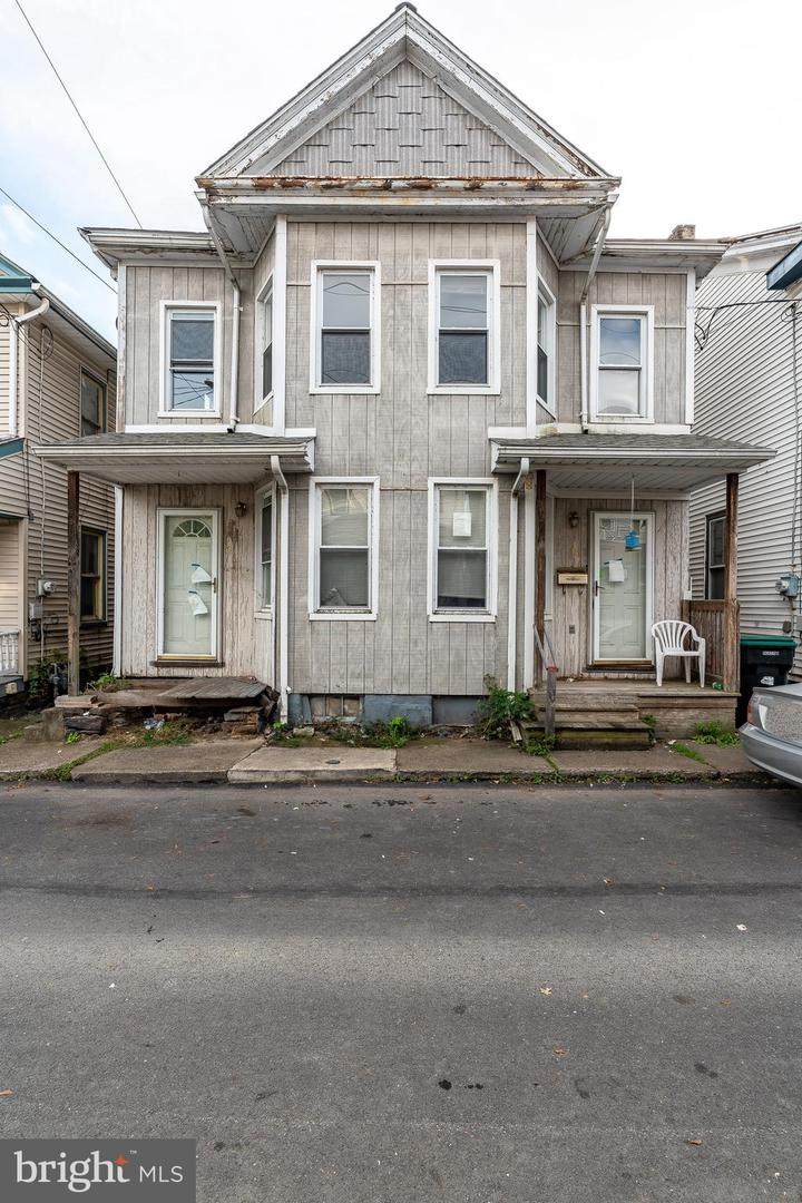 341-343 Pennsylvania Avenue - Photo 1