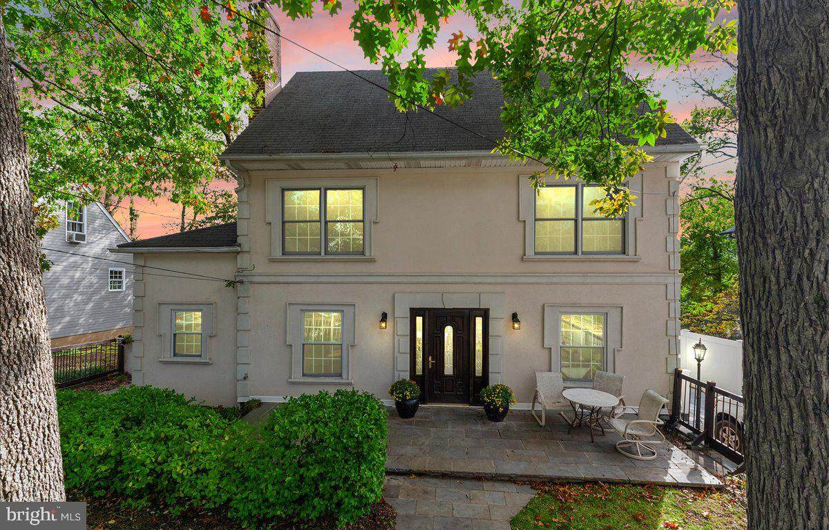 4624 13TH Street - Photo 1