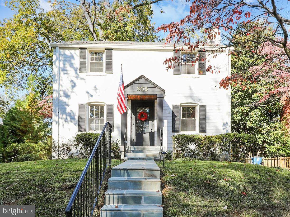 303 Penwood Road - Photo 1