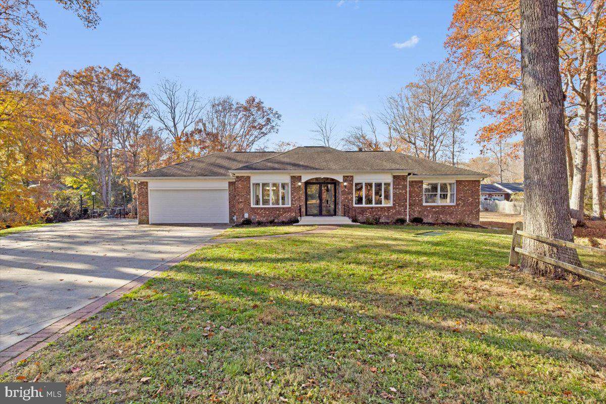 3909 Lakeside Court - Photo 1