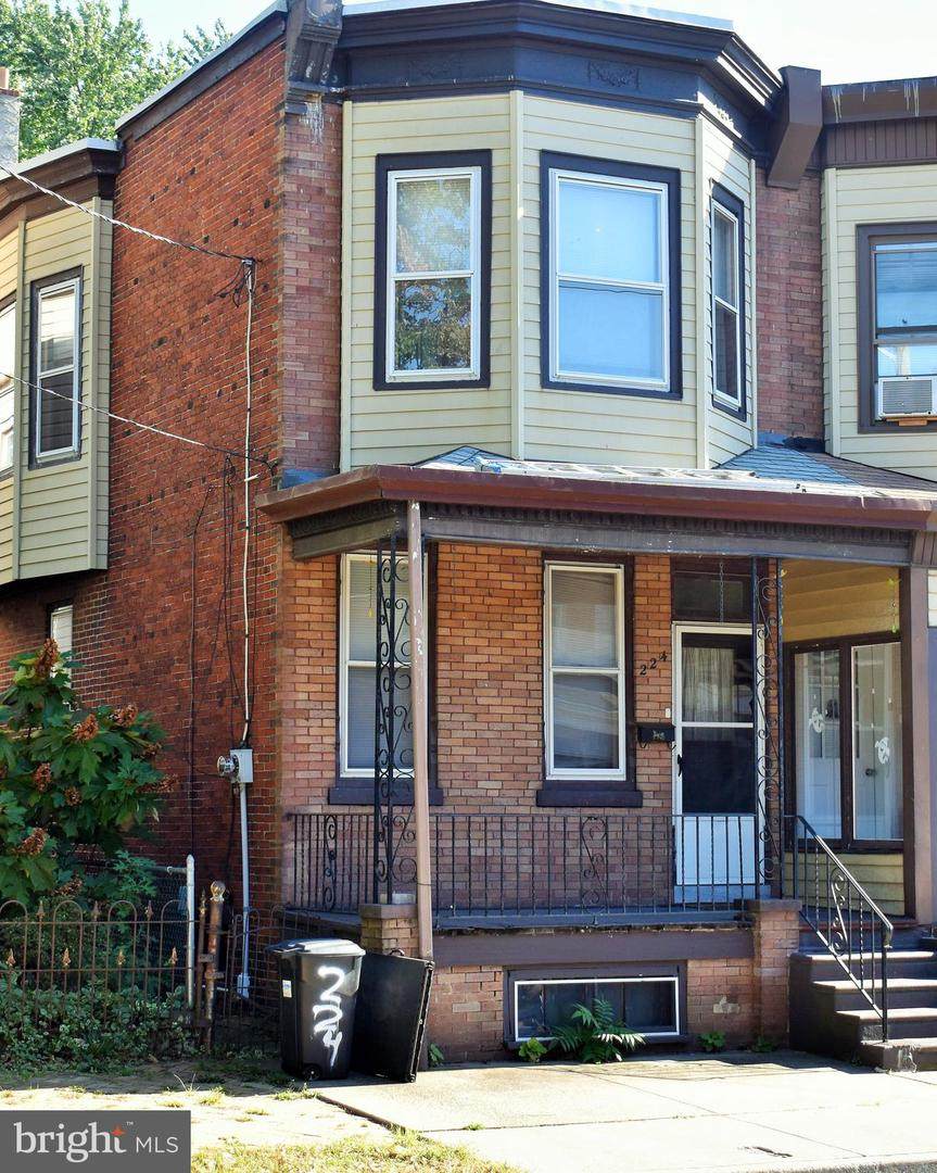 224 4TH Street - Photo 1