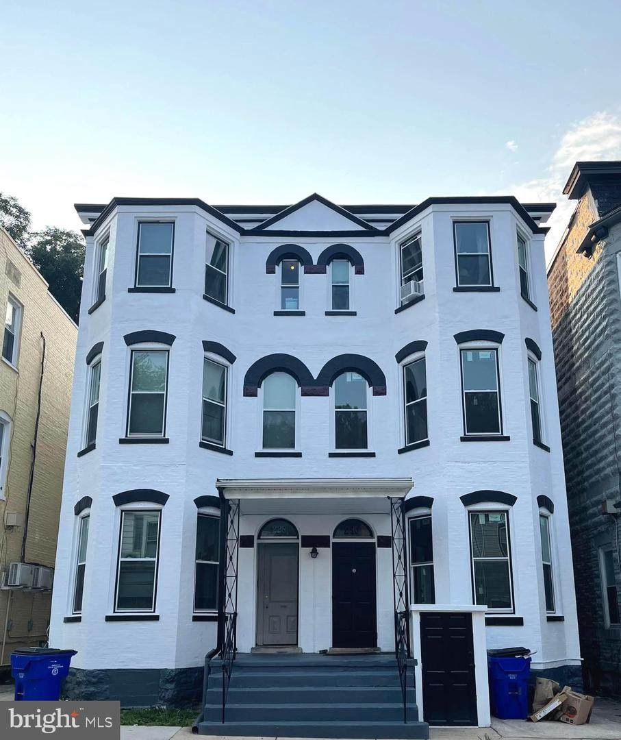 230 Summit Avenue - Photo 1