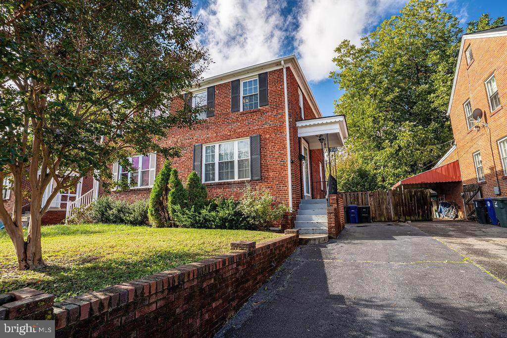 2730 Uhle Street - Photo 1