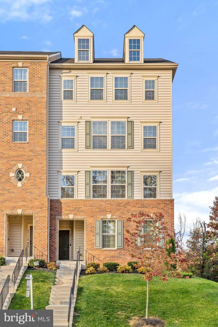 42124 Winning Glory Drive - Photo 1