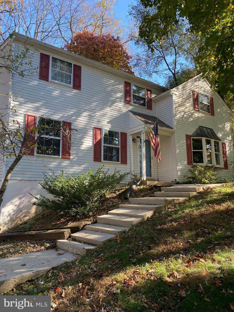 1322 Broadview W - Photo 1