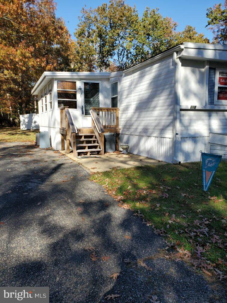 112 CHESTNUT Drive - Photo 1