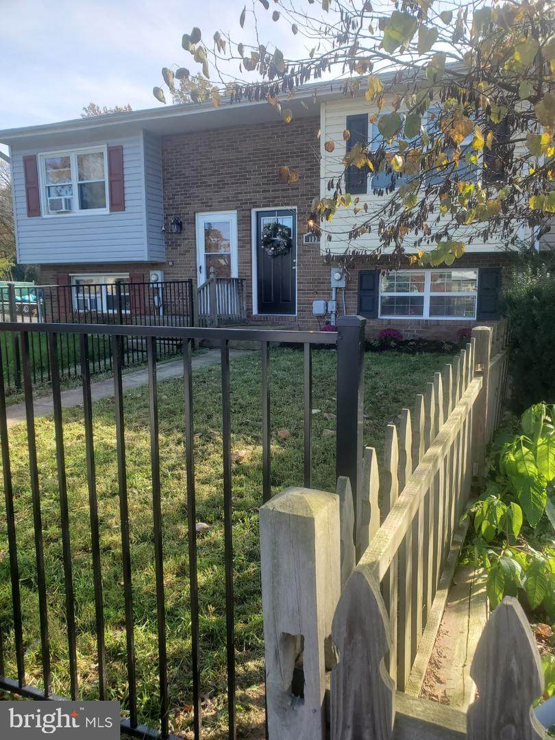 103 Carnival Drive - Photo 1