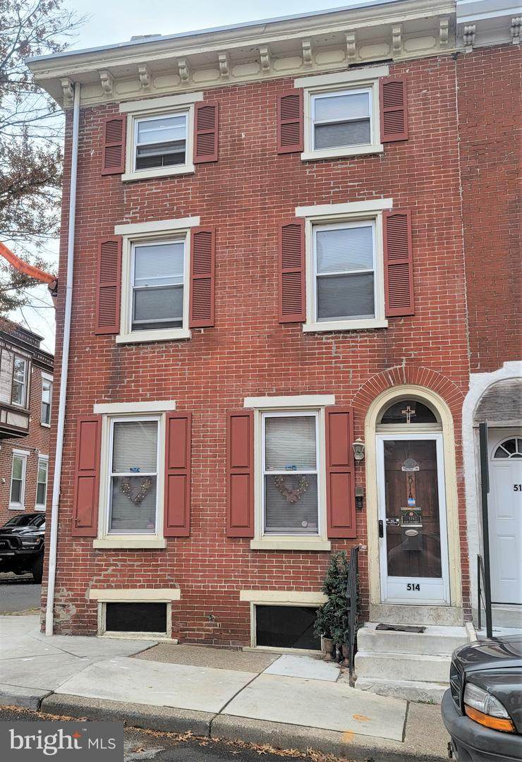 514 7TH Street - Photo 1