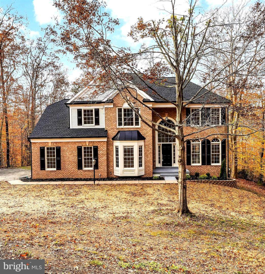 8135 Knightshayes Drive - Photo 1