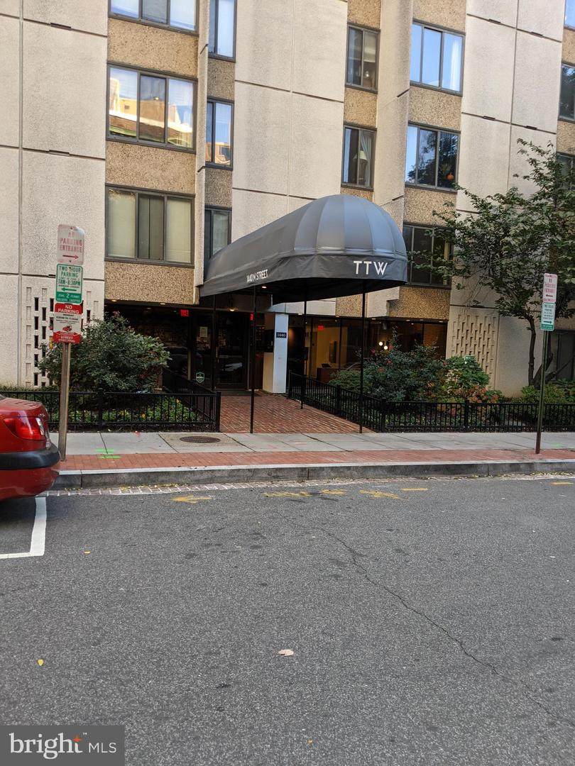 1440 N Street - Photo 1