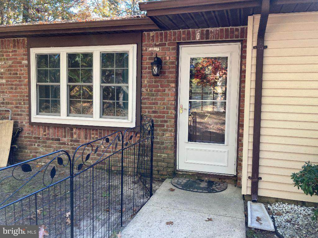 7 Driftwood Drive - Photo 1