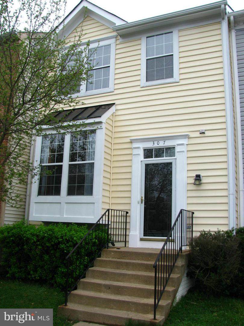 307 Knollwood Court - Photo 1