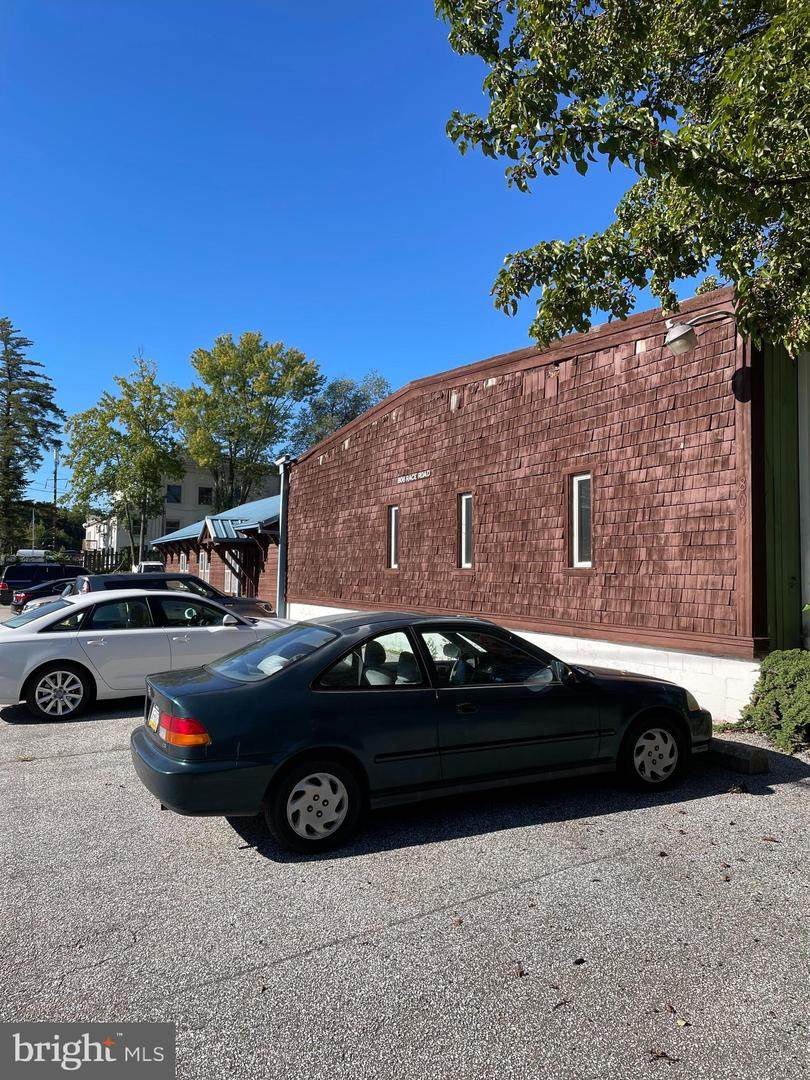 806 Race Road - Photo 1