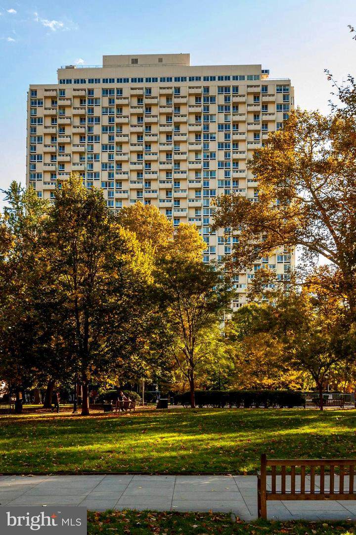 604-36 Washington Square - Photo 1