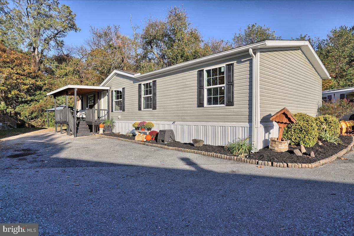3327 Main Street - Photo 1