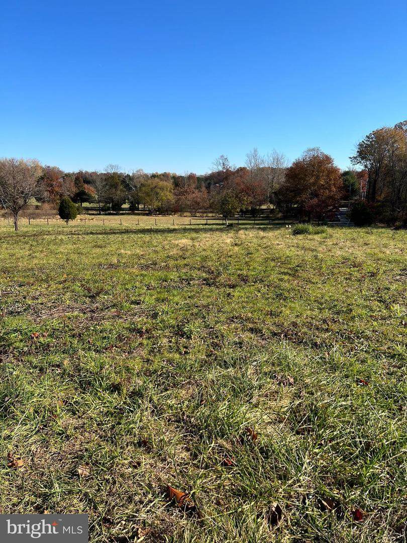 2109 Connolly - Photo 1