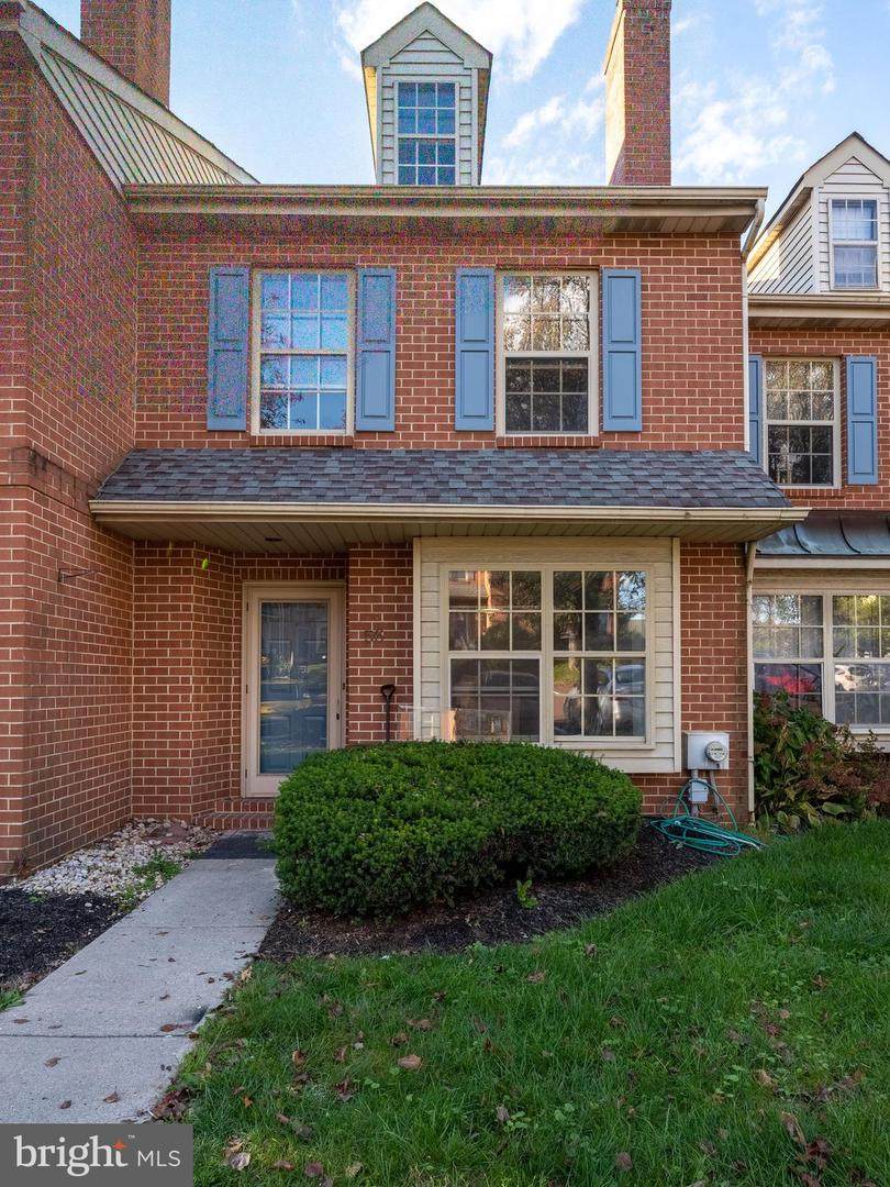 700 Farmington Avenue - Photo 1