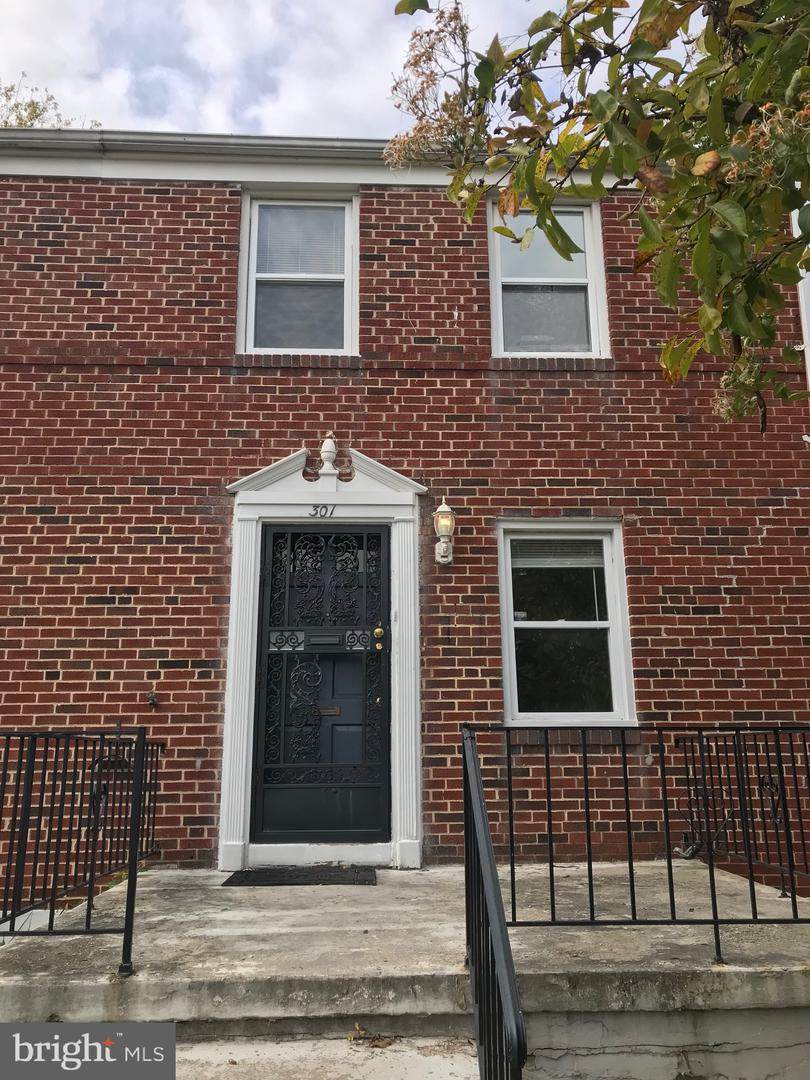 301 Charter Oak Avenue - Photo 1