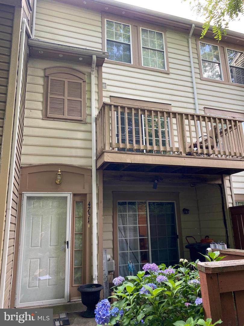4751 River Valley Way - Photo 1