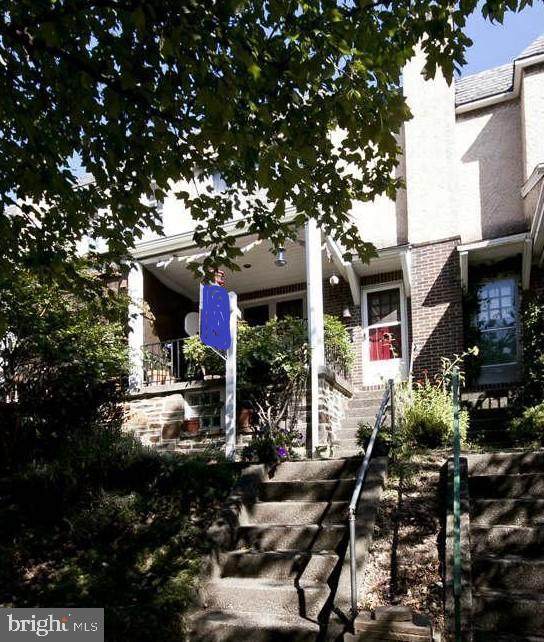 914 37TH Street - Photo 1