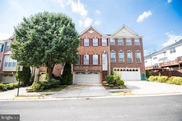 8359 Regal Oak Court - Photo 1