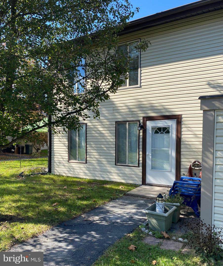 51 King Henry Circle - Photo 1