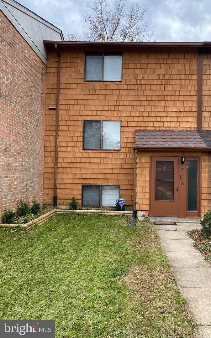 7423 Hickory Log Circle - Photo 1