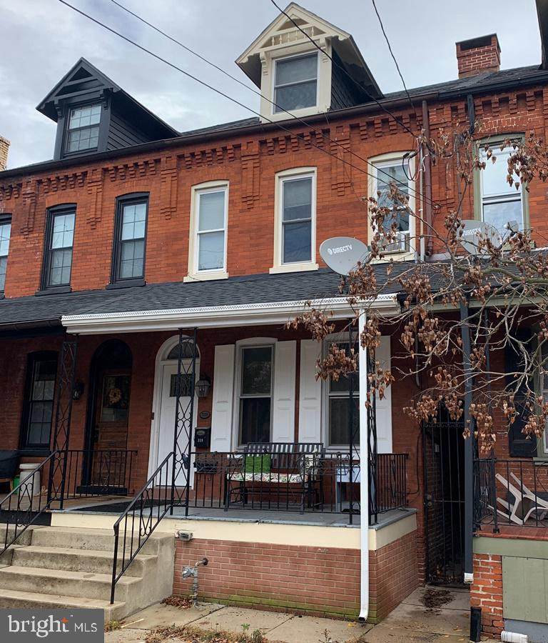 319 Charlotte Street - Photo 1