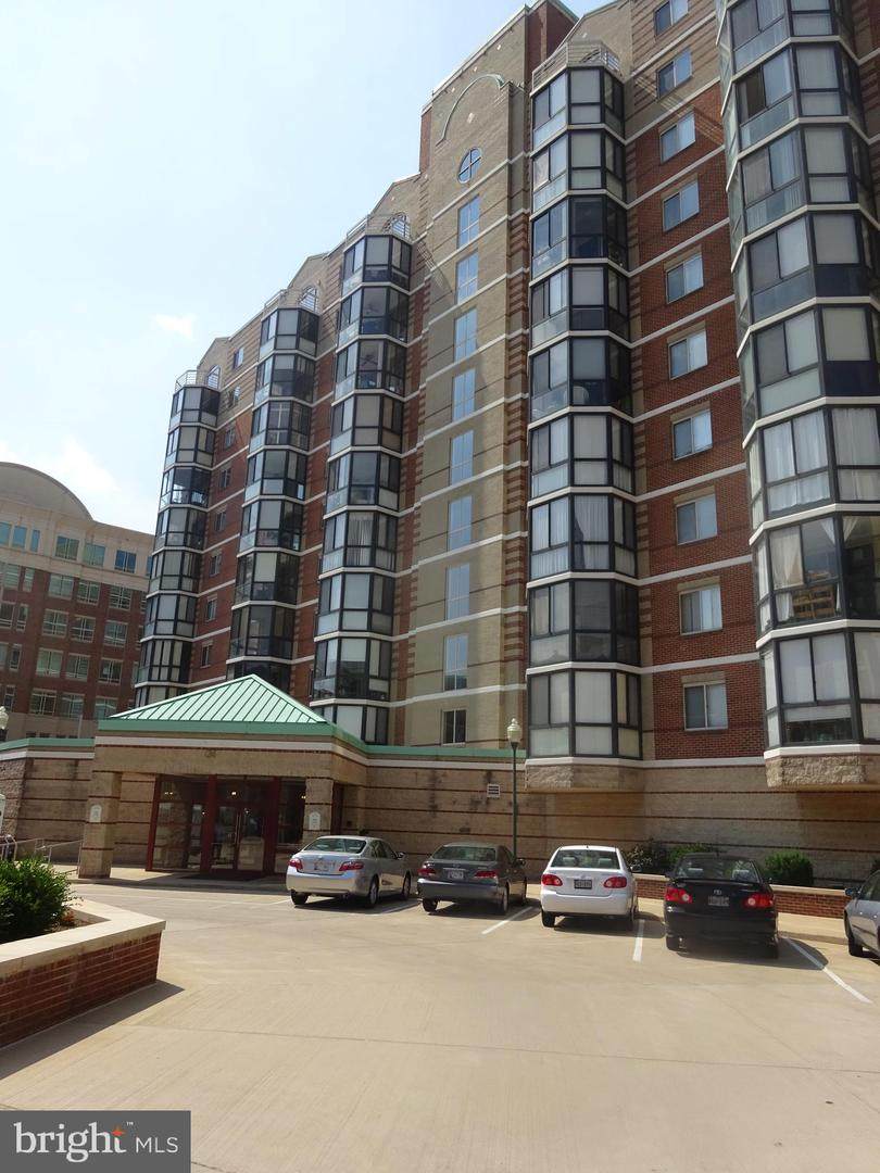 24 Courthouse Square - Photo 1