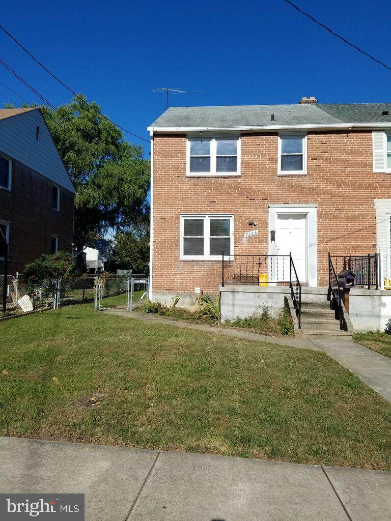 7604 Daniels - Photo 1