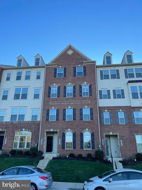 5847 Rochefort Street - Photo 1
