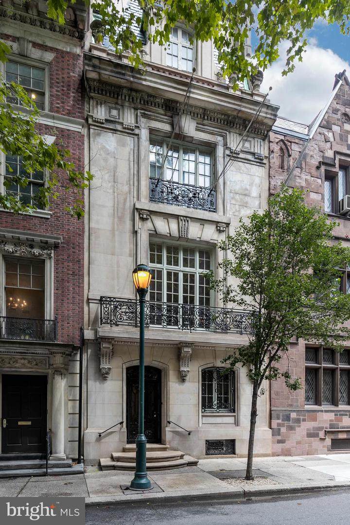 1629 Locust Street - Photo 1