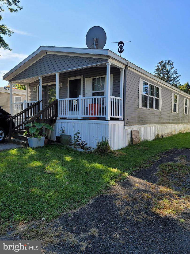 5277 Winterberry Dr - Photo 1