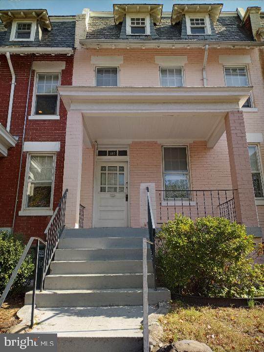 407 6TH Street - Photo 1