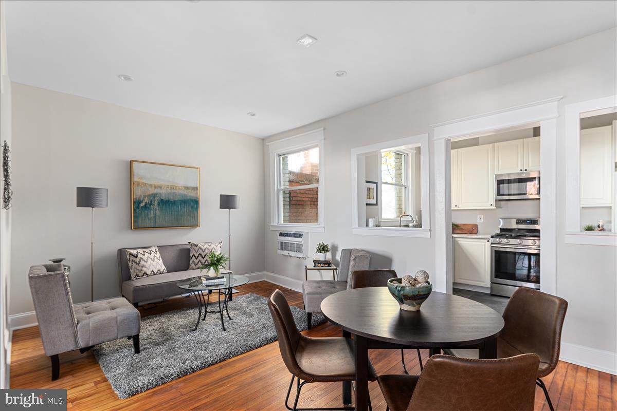 1020 Fairmont - Photo 1