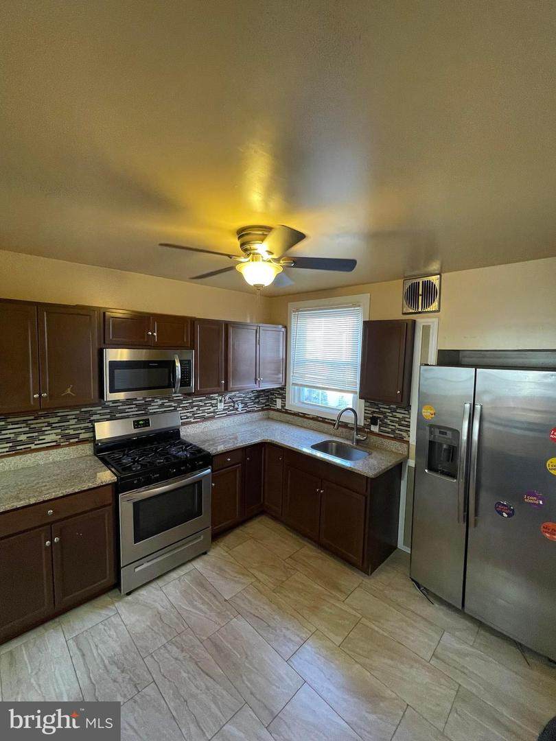 217 Laveer Street - Photo 1