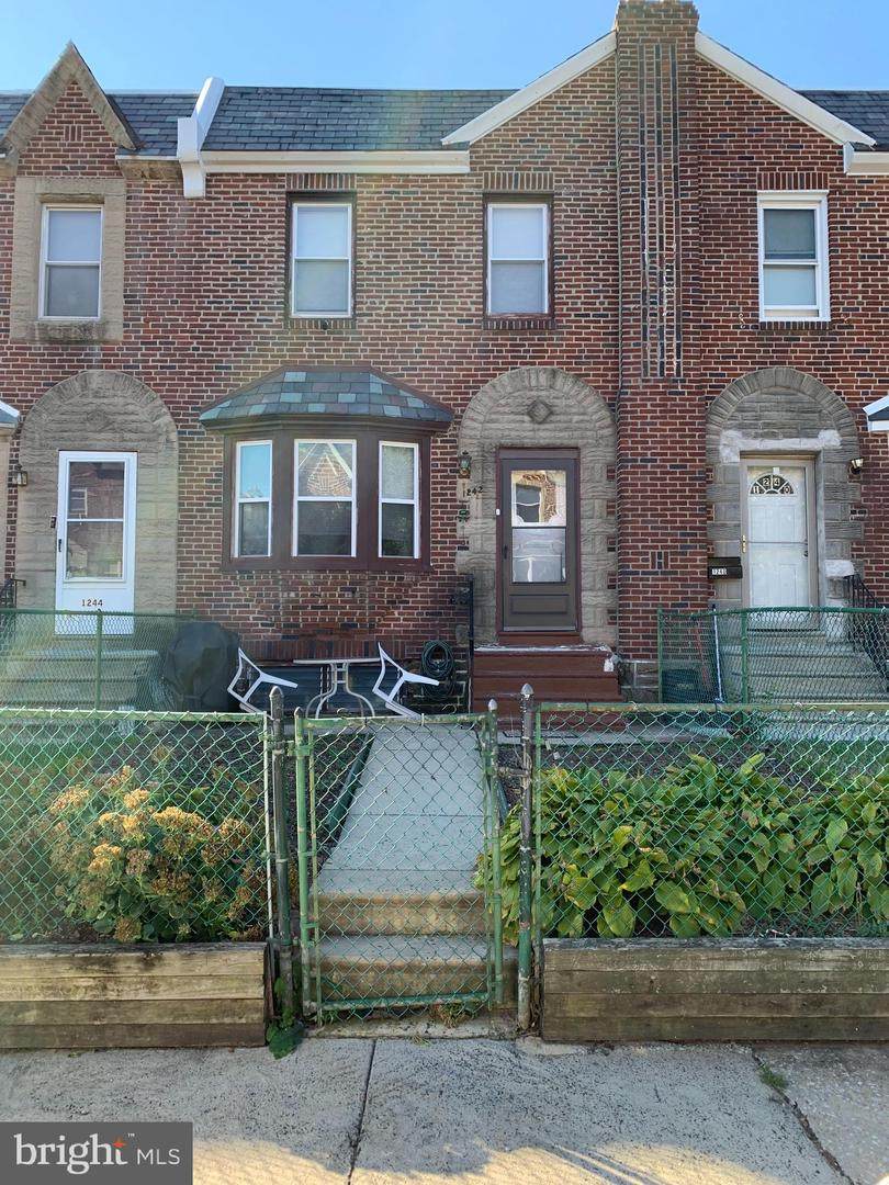 1242 Gilham Street - Photo 1