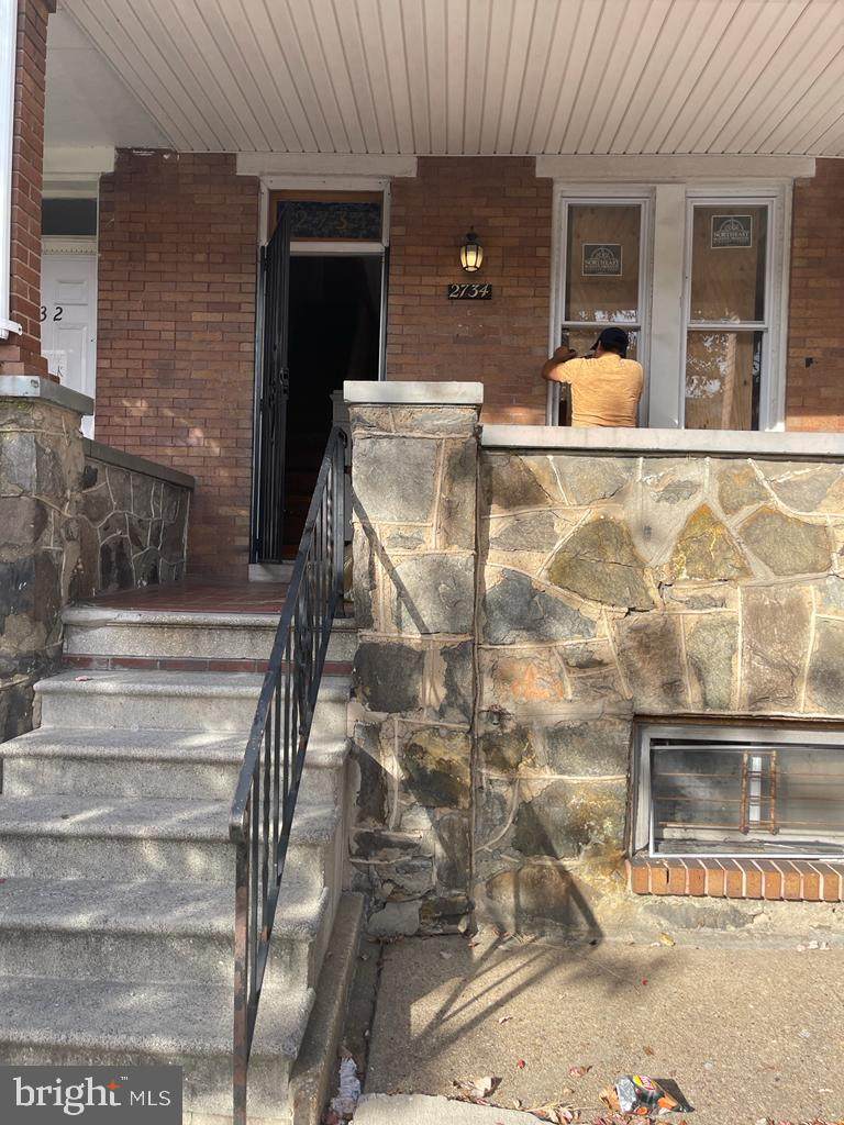 2734 Ashland Avenue - Photo 1