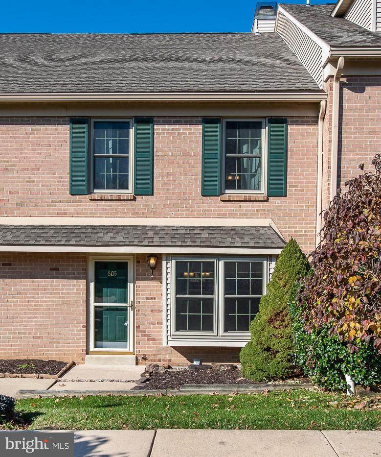 605 Shropshire Drive - Photo 1