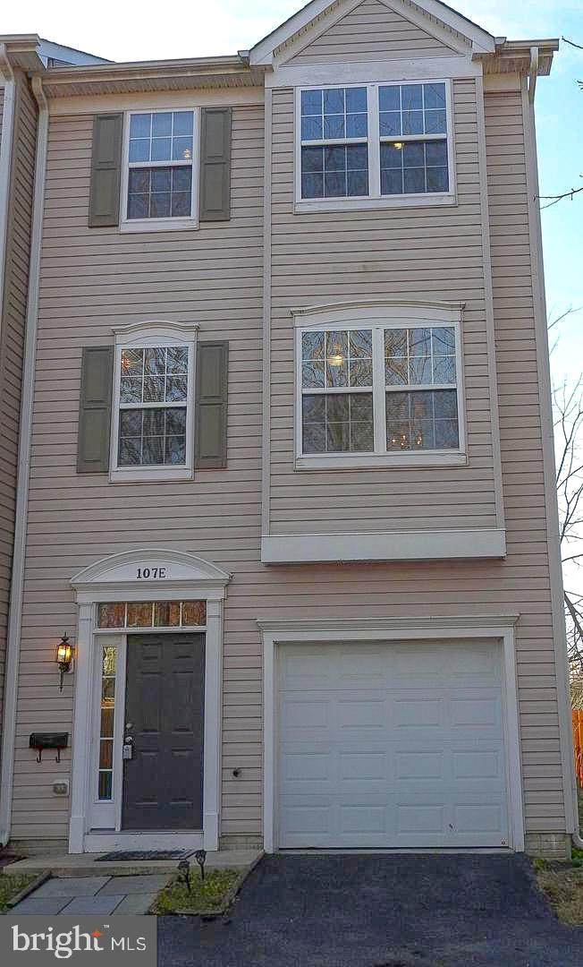 107-E Burck Street - Photo 1